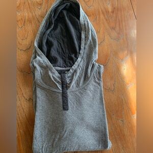 Columbia Women’s XL Long sleeved Striped Black and Gray Teeshirt Hoodie